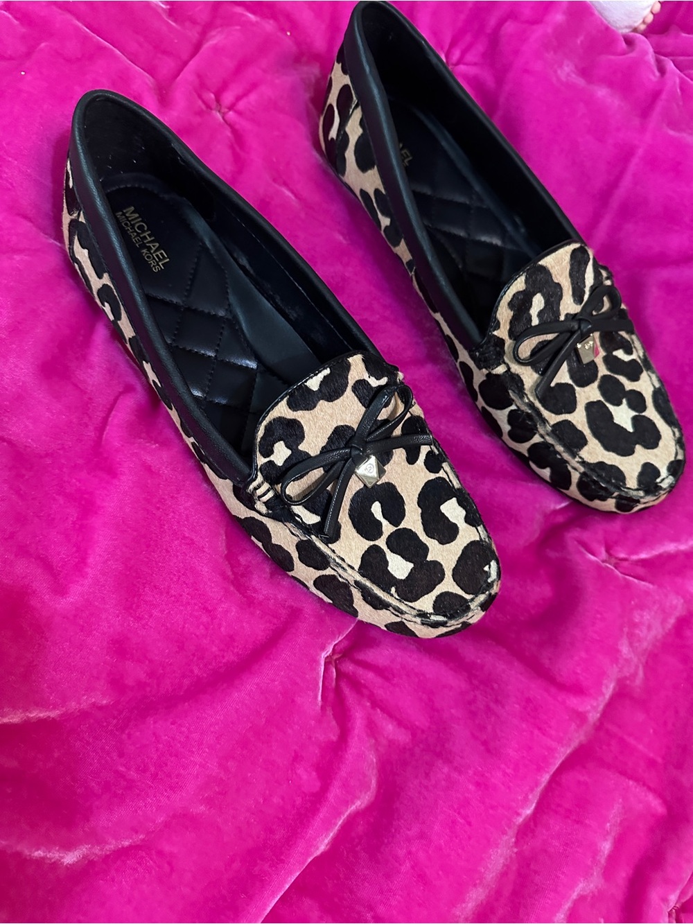 Michael Kors Leopard Print Loafers in Black & Beige sz 7.5 - Picture 2 of 4